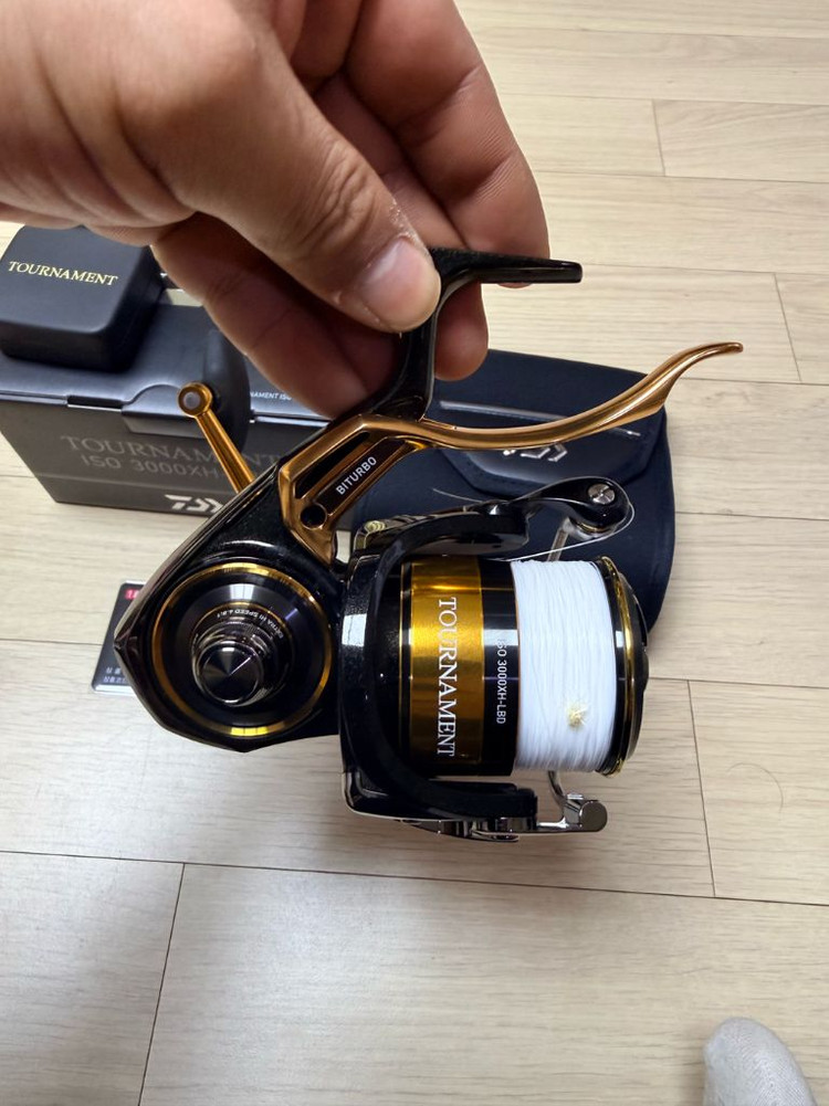 다이와정공 토너먼트 3000XH LBD 릴 팝니다 이미지