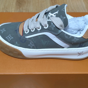 루이비통 LV틸티드 (43=실측270-275) 이미지