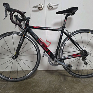 트리곤 다크니스 로드 자전거 시마노 티아그라 이미지