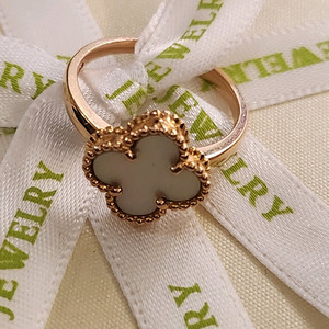 18k 클로버 반지 이미지