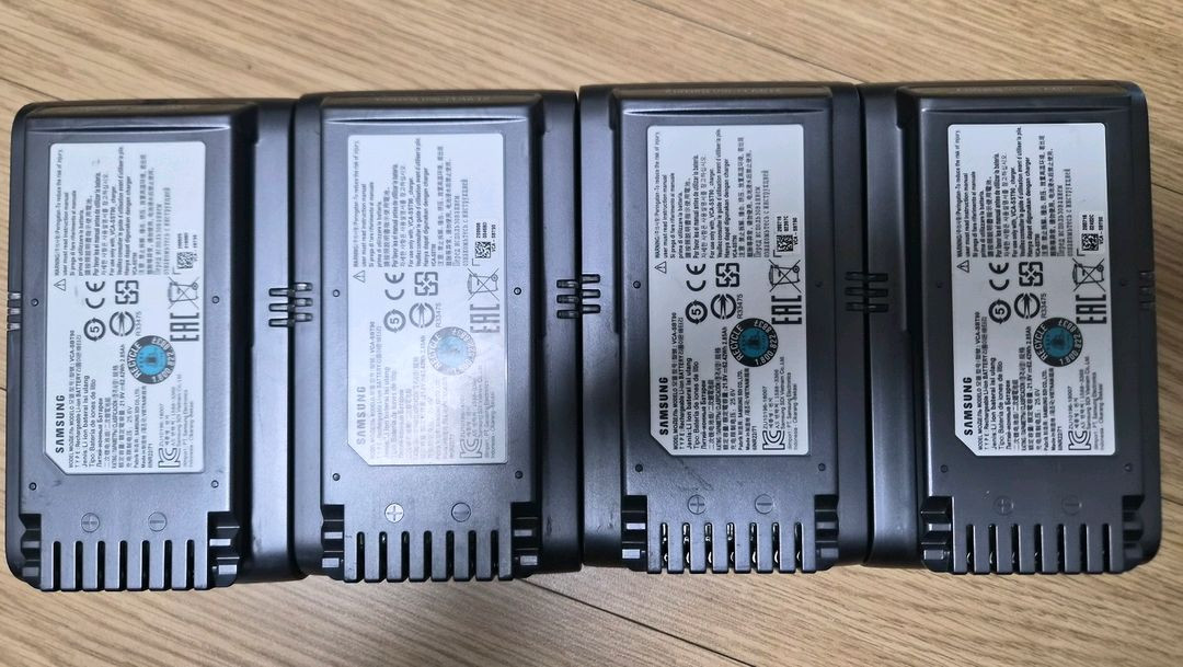 삼성 제트 무선청소기용 방전배터리(VCA-SBT90) 4개 일괄 - 개별 이미지