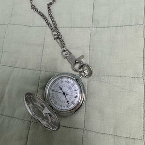 전독시 회중시계 이미지