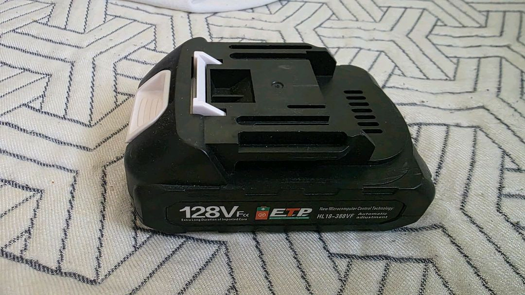 마끼다호환 임팩드릴 배터리 충전 세트 이미지