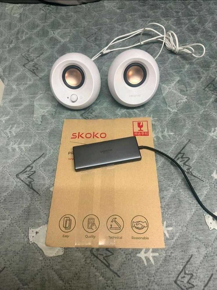 애플 M4 맥 미니 + Creative 스피커 외 이미지