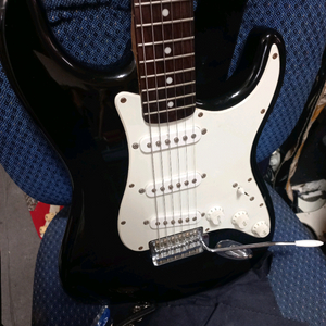 스콰이어 펜더 어피니티 일렉기타 이미지