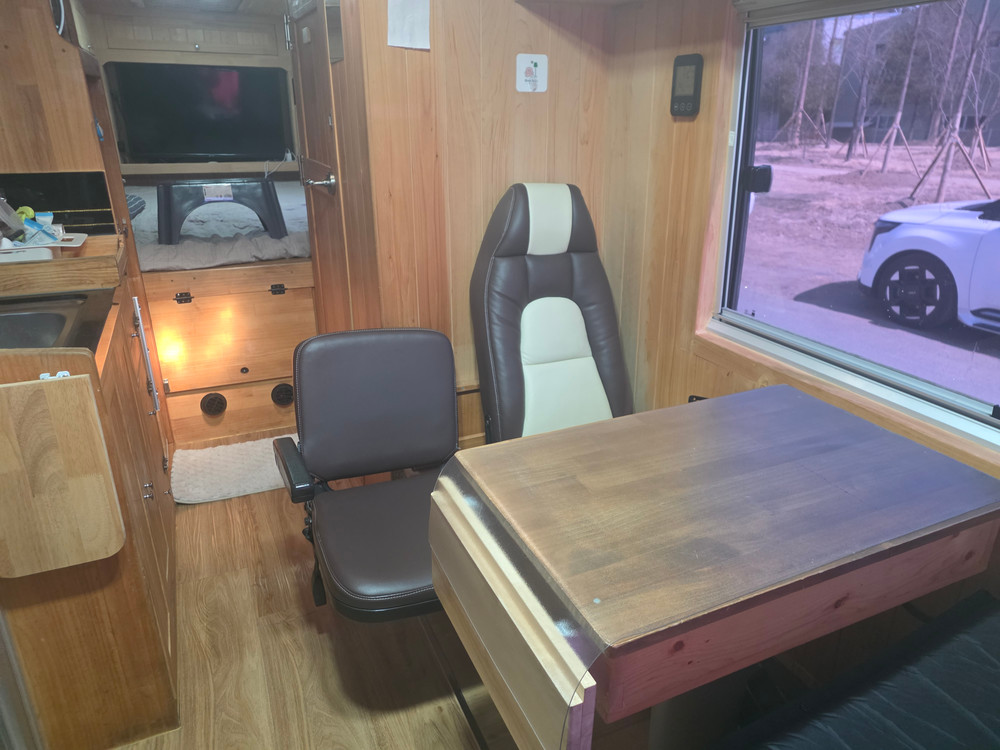 11년식 카운티 캠핑카 중고 판매합니다. 이미지