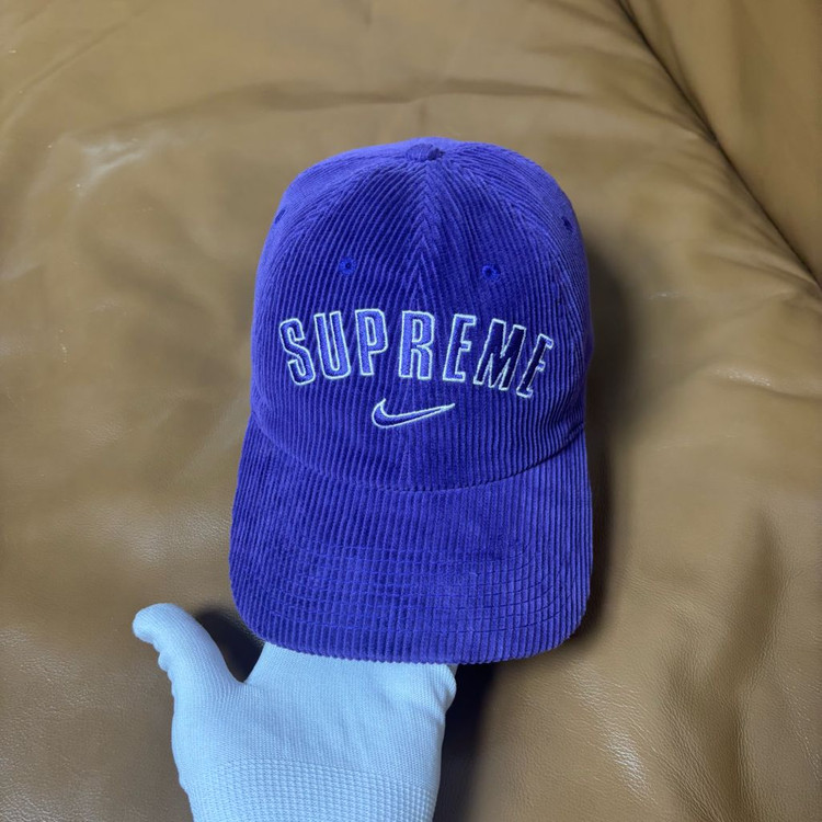 슈프림 나이키 6패널 볼캡 모자 아크 로고 코듀로이 퍼플 이미지