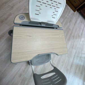 Ergovida 높이조절 책상 의자 세트 이미지