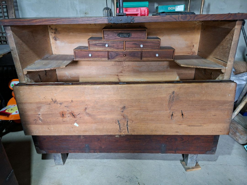 옛 반닫이 고가구 이미지