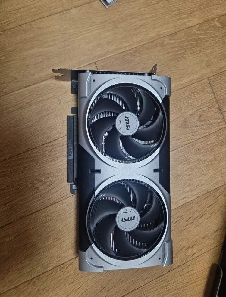 RTX 5060 Ti 16gb 이미지