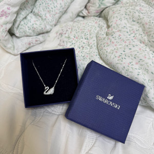 스와로브스키 스완 목걸이 이미지