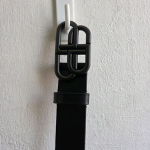 (새제품급)발렌시아가 BB로고 벨트 검정 90사이즈 이미지