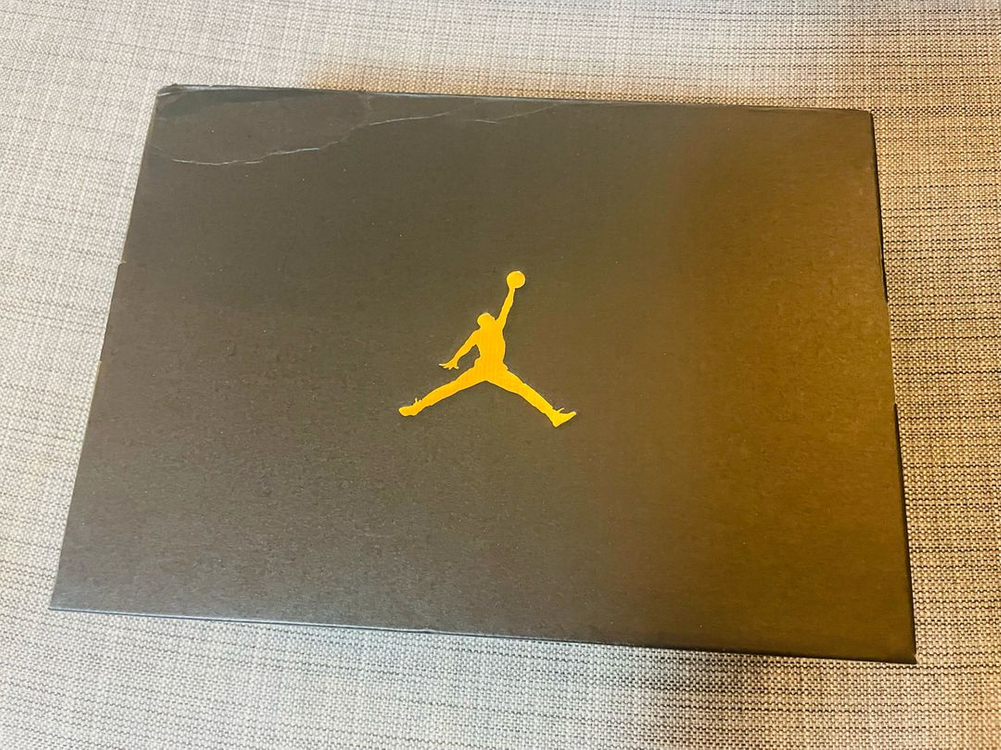 나이키 조던1 미드 짐레드 블랙 화이트 이미지