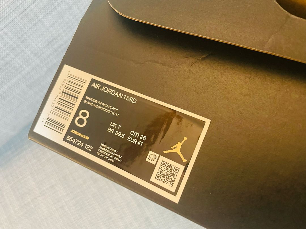 나이키 조던1 미드 짐레드 블랙 화이트 이미지