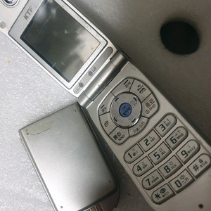 구형 2g폰 싸이온 cyon 이미지