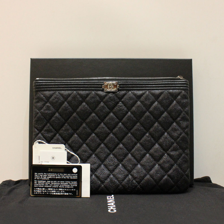 [명품다올동래] 샤넬 캐비어 보이 뉴미듐 클러치 29번대 A84406 이미지