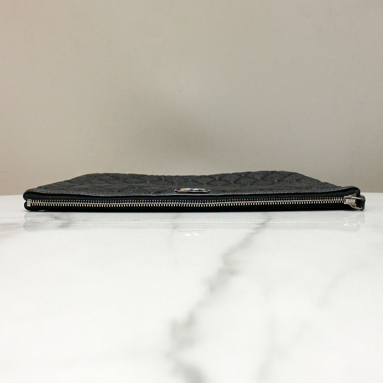 [명품다올동래] 샤넬 캐비어 보이 뉴미듐 클러치 29번대 A84406 이미지