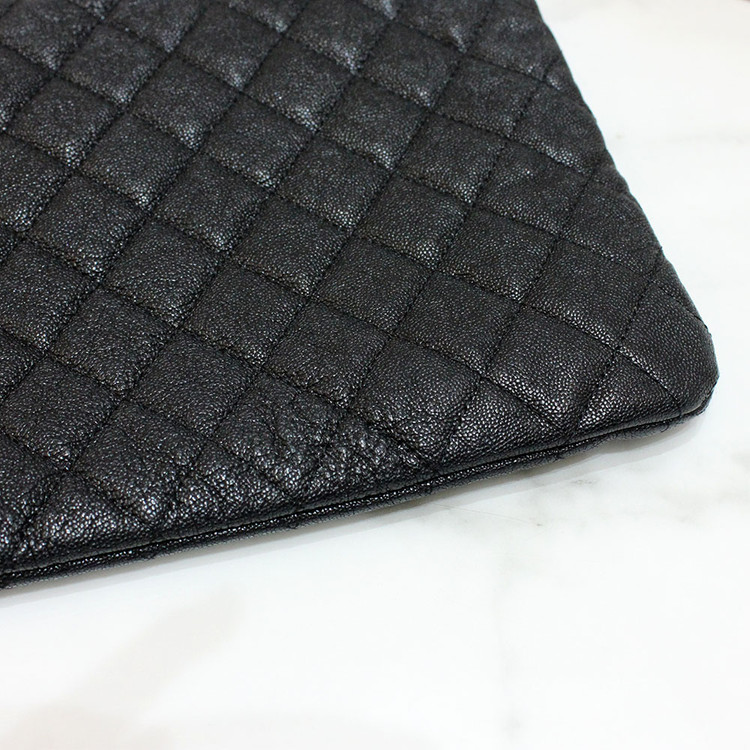 [명품다올동래] 샤넬 캐비어 보이 뉴미듐 클러치 29번대 A84406 이미지