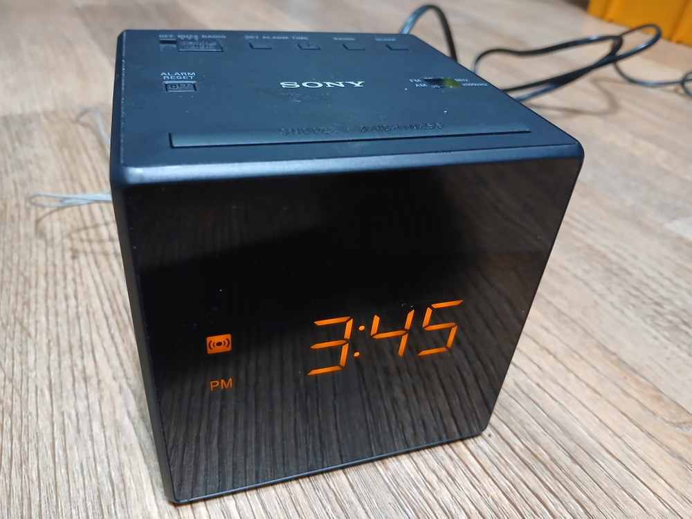 SONY ICF-C1 FM/AM 라디오 전자시계 알람기능 재고2개 이미지