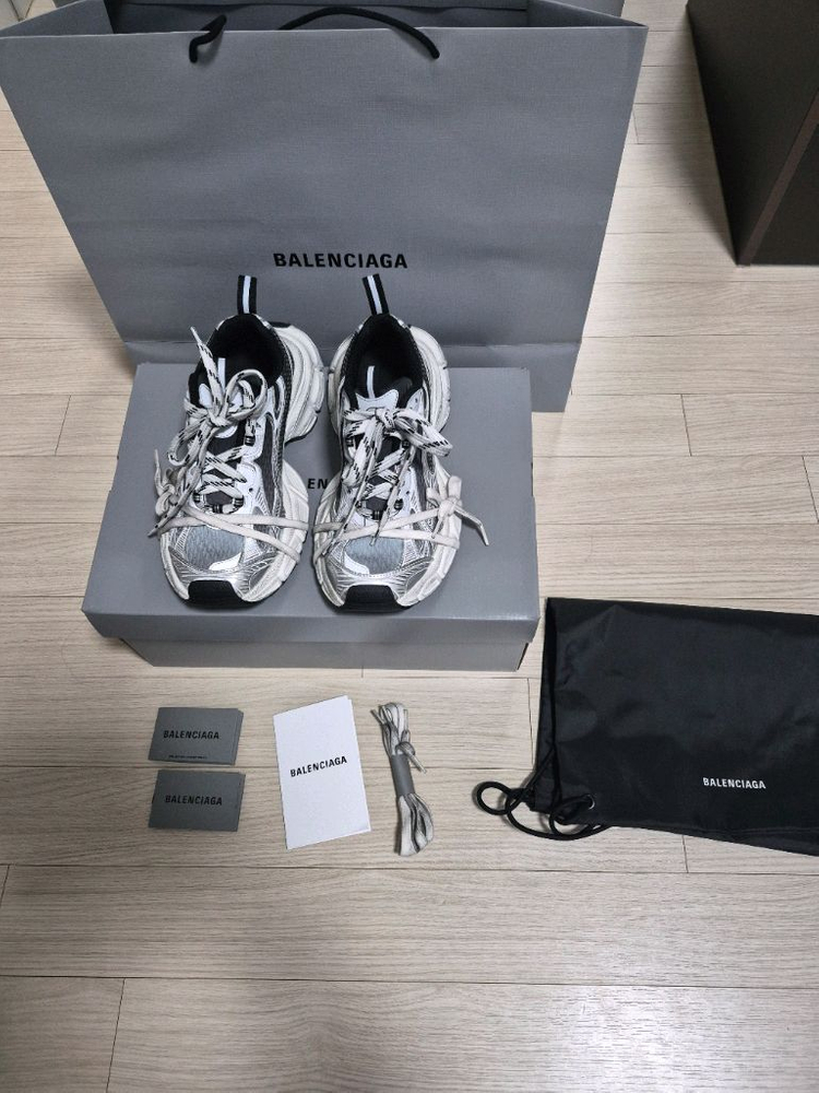 파워정품)발렌시아가 3XL 그래디언트 새상품 풀박스 사이즈40 이미지