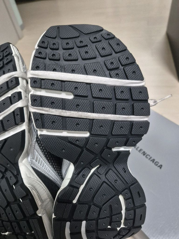 파워정품)발렌시아가 3XL 그래디언트 새상품 풀박스 사이즈40 이미지