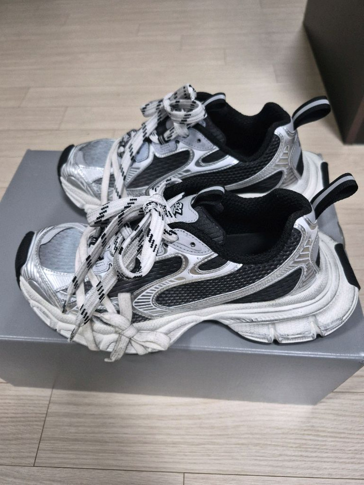 파워정품)발렌시아가 3XL 그래디언트 새상품 풀박스 사이즈40 이미지