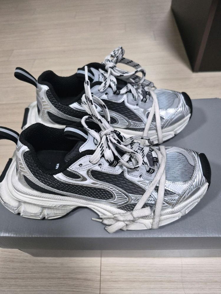 파워정품)발렌시아가 3XL 그래디언트 새상품 풀박스 사이즈40 이미지