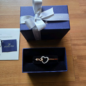 스와로브스키 하트 인피니티 뱅글 팔찌 이미지