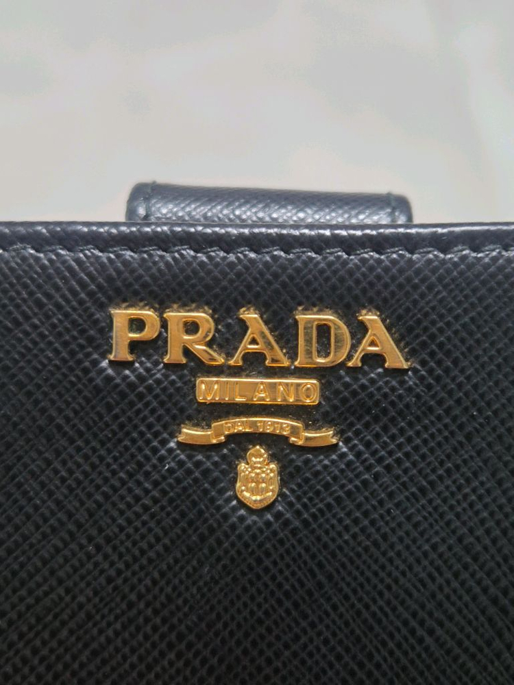 프라다 반지갑 이미지