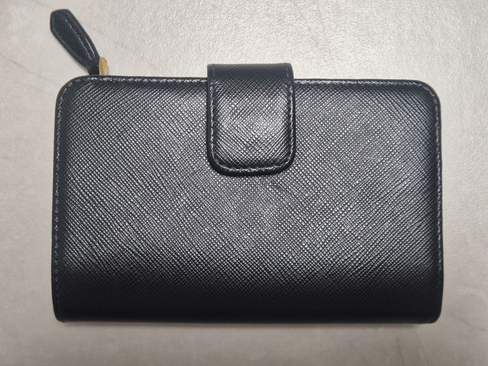 프라다 반지갑 이미지