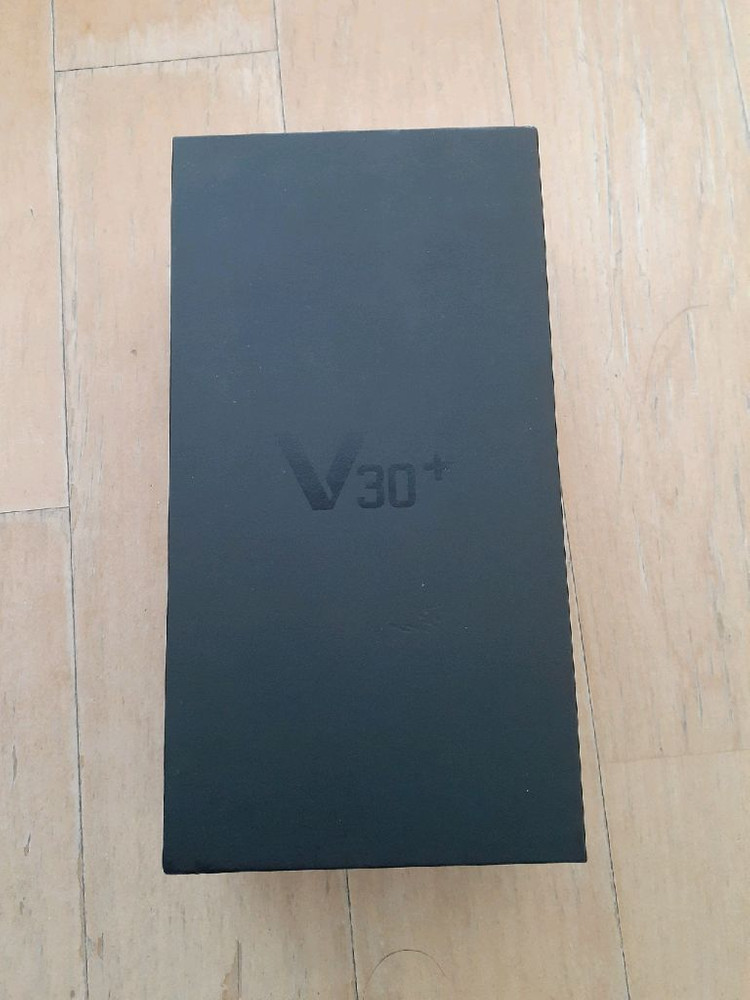 LG V30플러스 미개봉(소장제품) 이미지