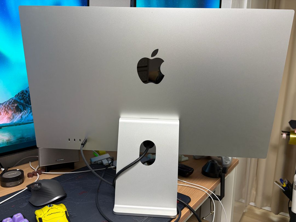 애플 스튜디오 디스플레이 5K 27인치 모니터 이미지