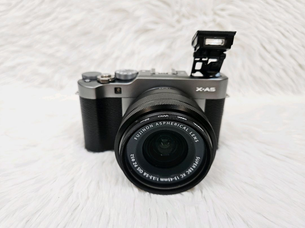 [민트급] 후지필름 X-A5 미러리스, 디카, 디지털 카메라, 티타늄컬러 이미지