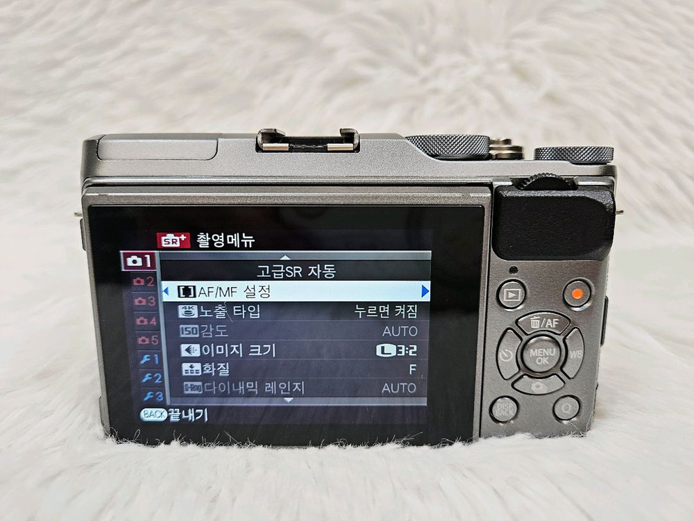 [민트급] 후지필름 X-A5 미러리스, 디카, 디지털 카메라, 티타늄컬러 이미지