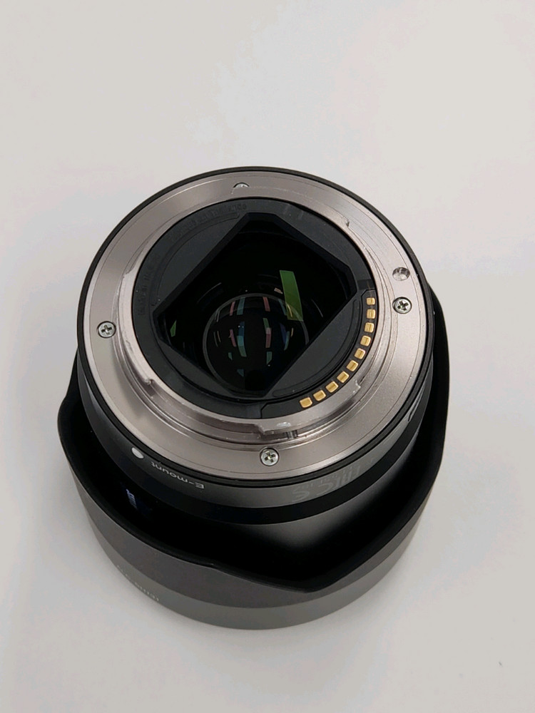 소니 ZEISS FE 55mm F1.8 단렌즈 이미지