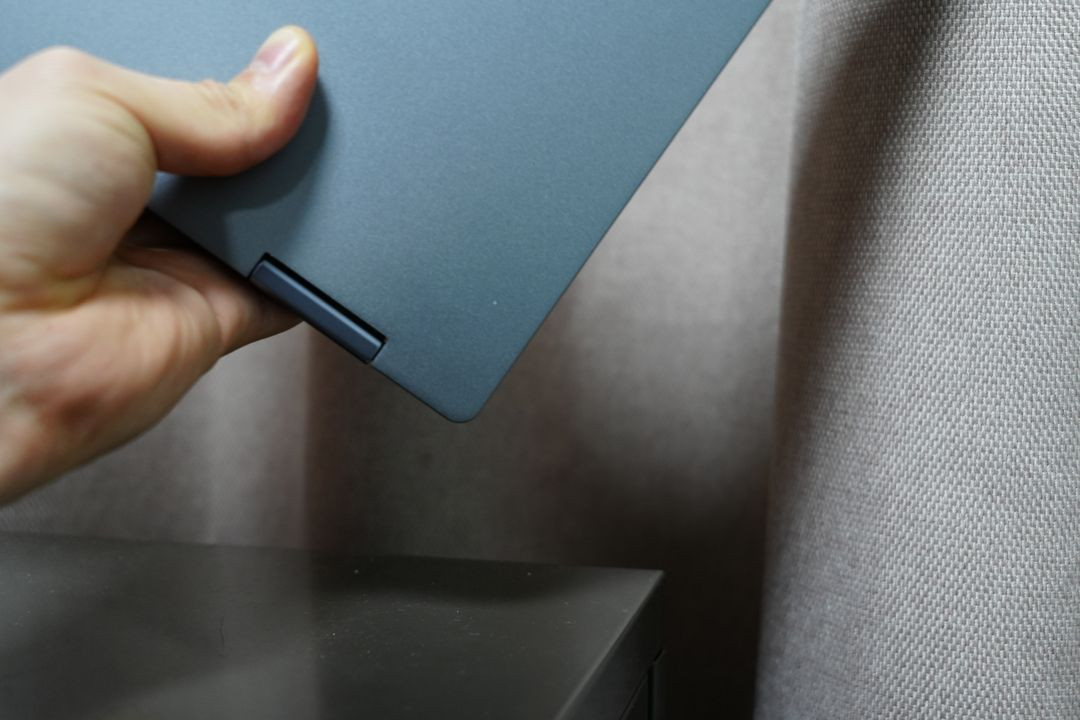 레노버 아이디어패드 5x 14Q8X9 스냅드래곤 OLED 2in1 노트북, 16gb ram, 256gb ssd 이미지