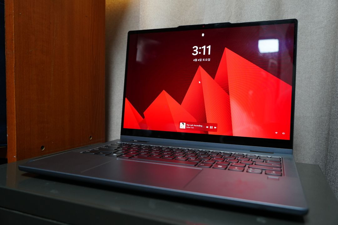 레노버 아이디어패드 5x 14Q8X9 스냅드래곤 OLED 2in1 노트북, 16gb ram, 256gb ssd 이미지