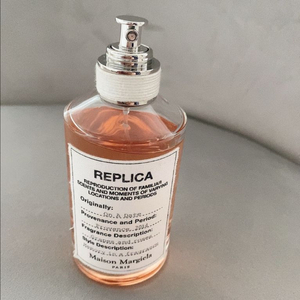 메종 마르지엘라 레플리카 온 어 데이트 이미지