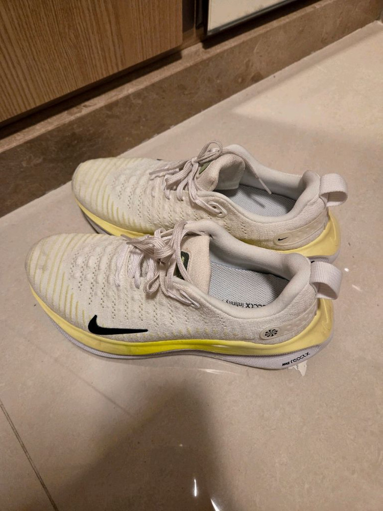 나이키 인피니티런4 255mm 이미지