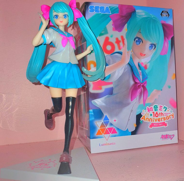 하츠네미쿠 16주년 프라이즈 피규어 교복 택포 이미지