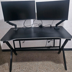 모니터,암,책상 이미지