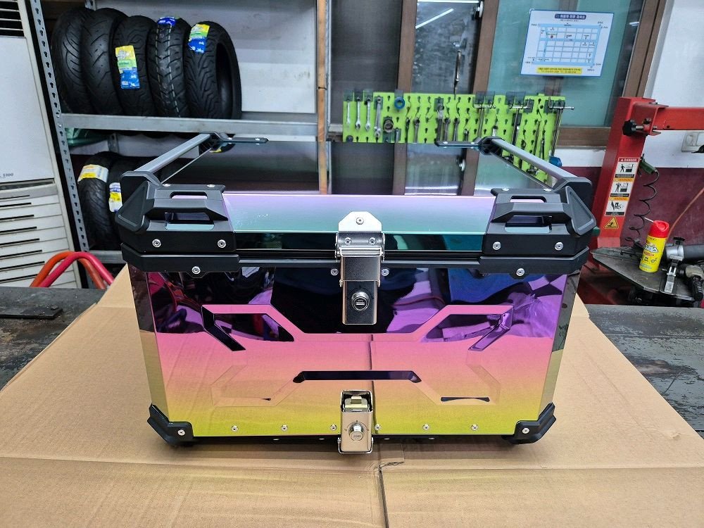 레인보우 알루미늄탑박스 85리터 신품 판매합니다 이미지