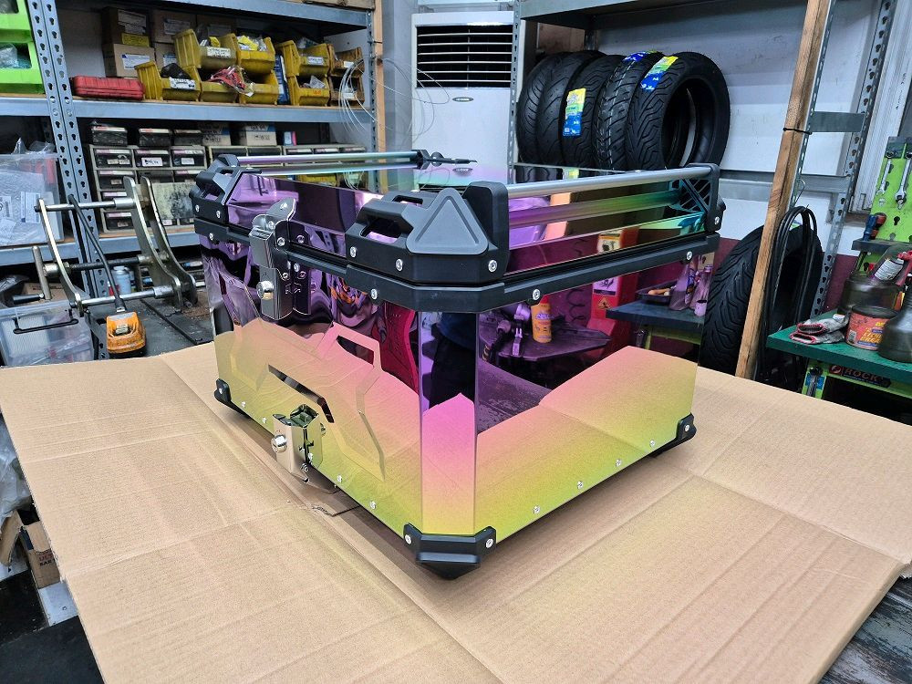 레인보우 알루미늄탑박스 85리터 신품 판매합니다 이미지