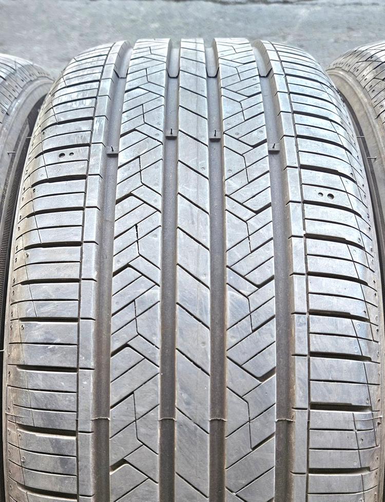 2155017 215 50 17 한국 키너지ex 타이어 셋트 팝니다 이미지