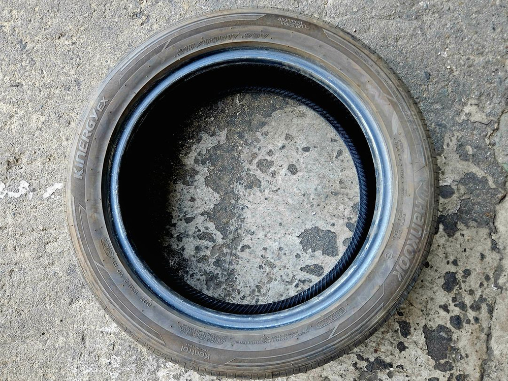 2155017 215 50 17 한국 키너지ex 타이어 셋트 팝니다 이미지