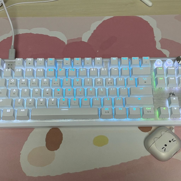 커세어 K70 TKL MGX 래피드트리거 키보드 게이밍 화이트 이미지