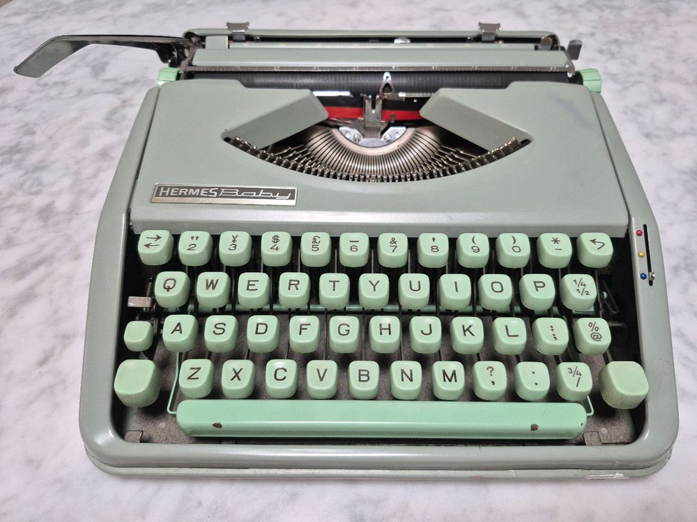 헤르메스 베이스 타자기 판매합니다 이미지