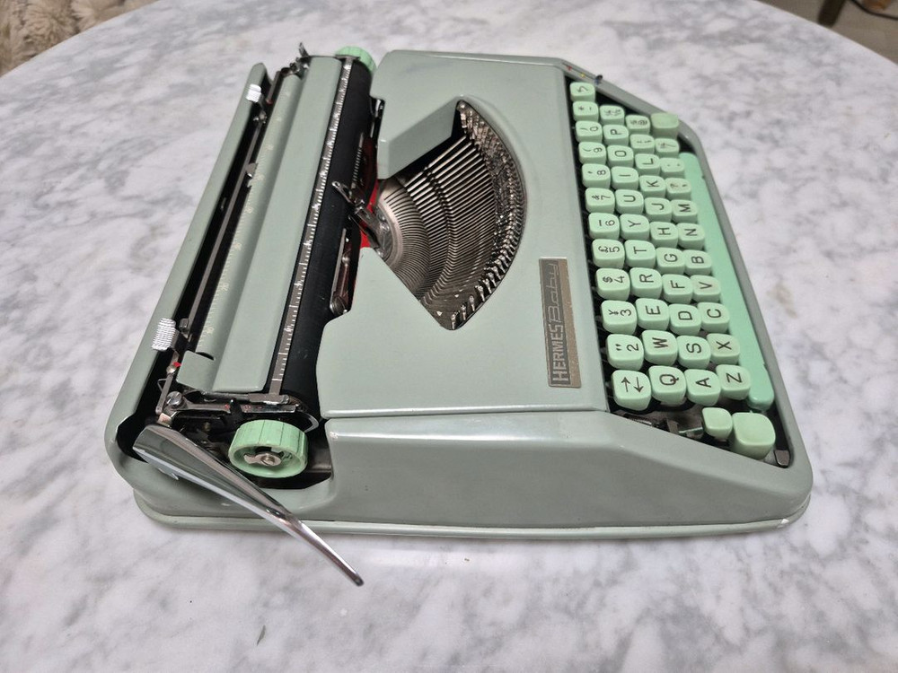 헤르메스 베이스 타자기 판매합니다 이미지