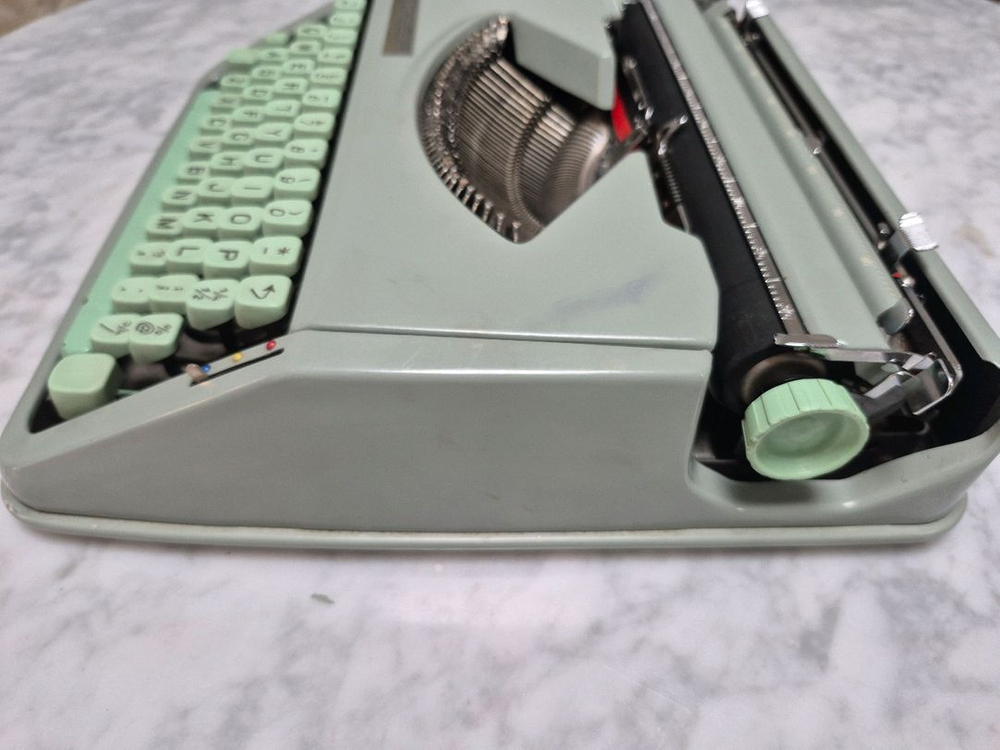 헤르메스 베이스 타자기 판매합니다 이미지