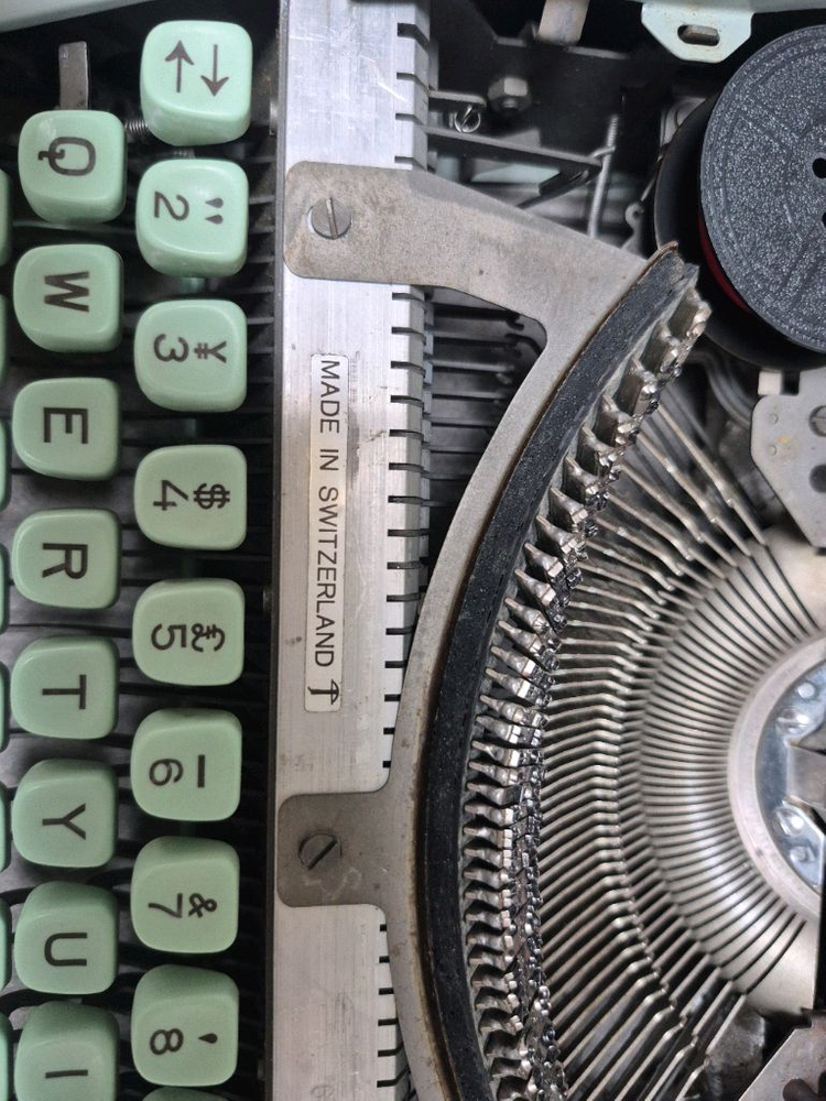 헤르메스 베이스 타자기 판매합니다 이미지